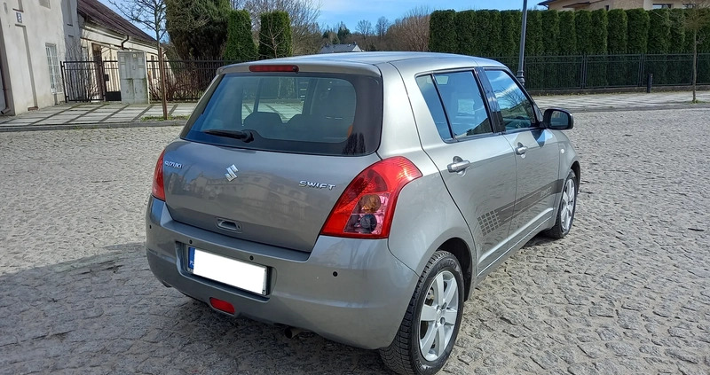 Suzuki Swift cena 23500 przebieg: 144900, rok produkcji 2010 z Starachowice małe 172